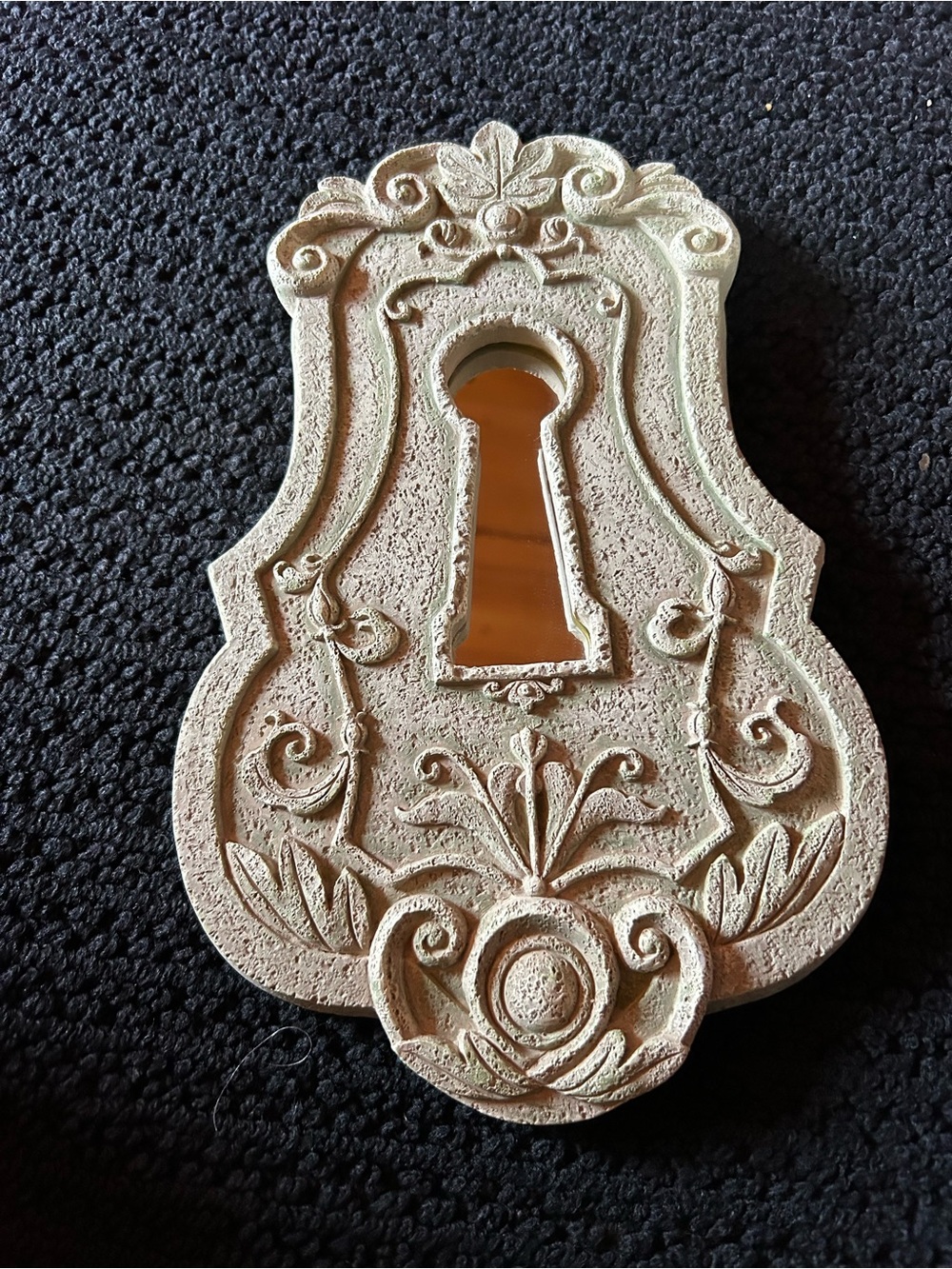 Ornate Cream Decorative Wall Glass Keyhole Accent
